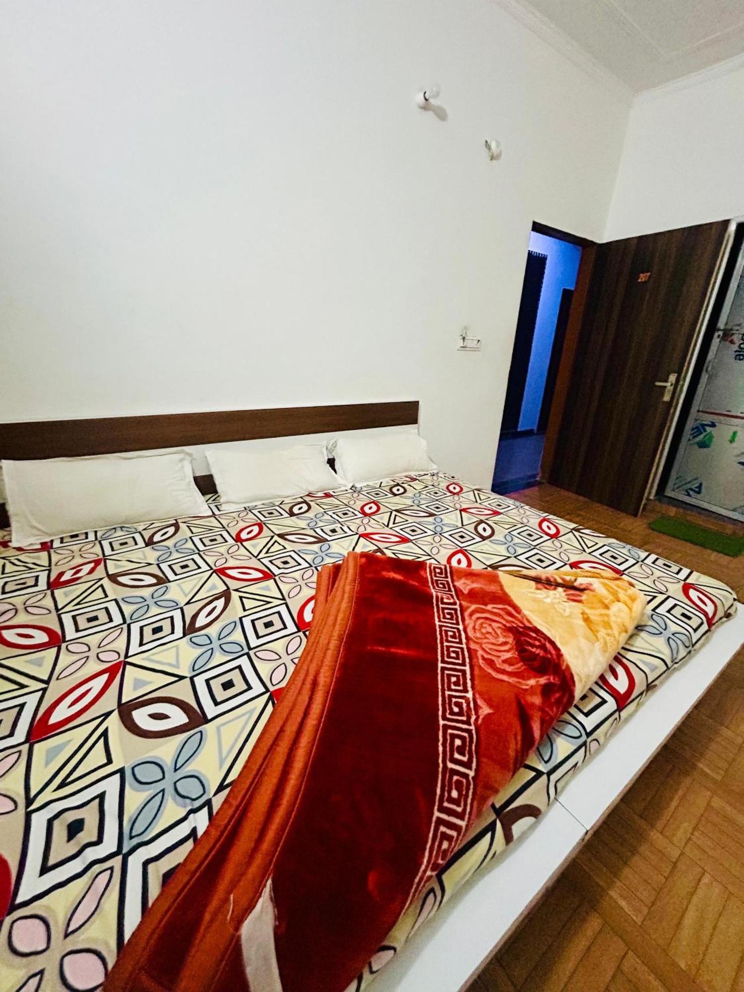 Milan Hotel & Restaurant Sikar Екстериор снимка