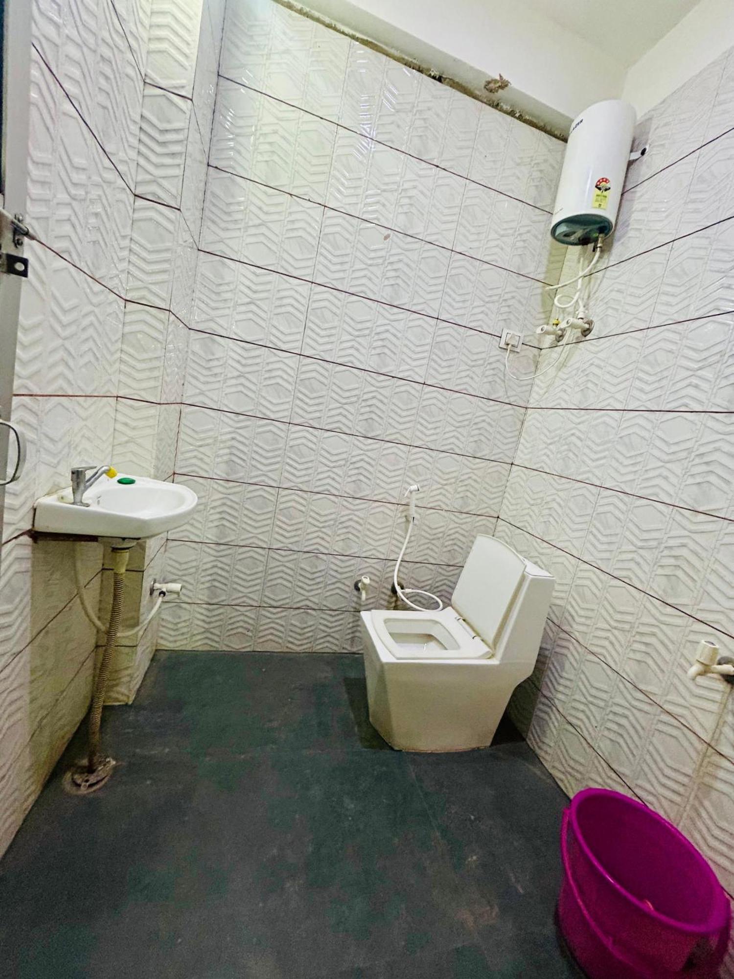 Milan Hotel & Restaurant Sikar Екстериор снимка