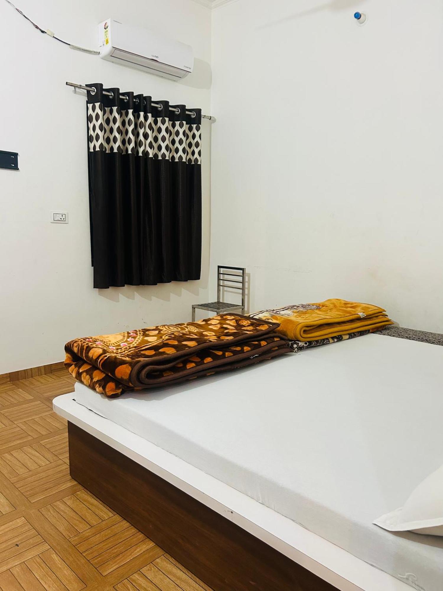 Milan Hotel & Restaurant Sikar Екстериор снимка