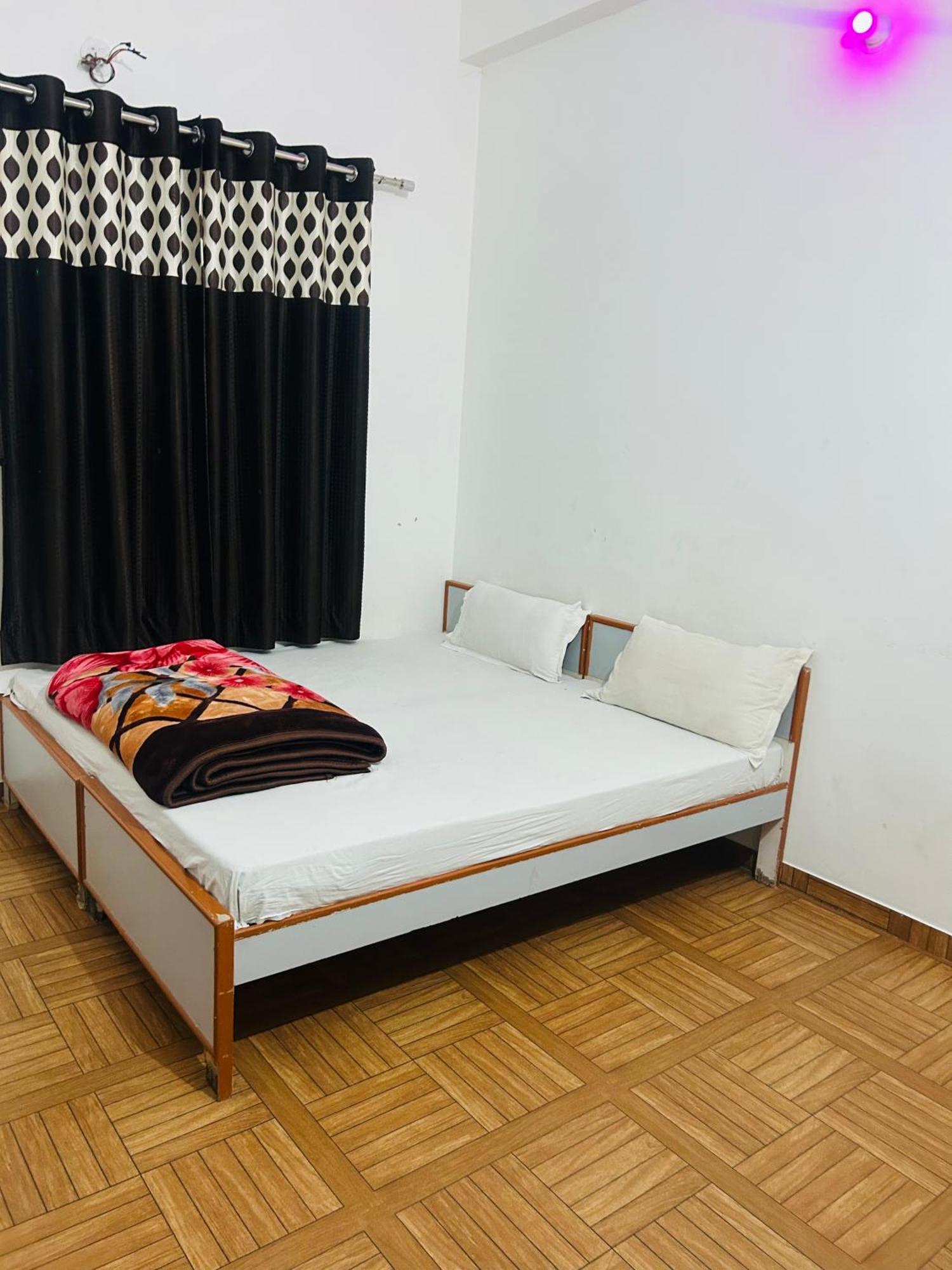 Milan Hotel & Restaurant Sikar Екстериор снимка